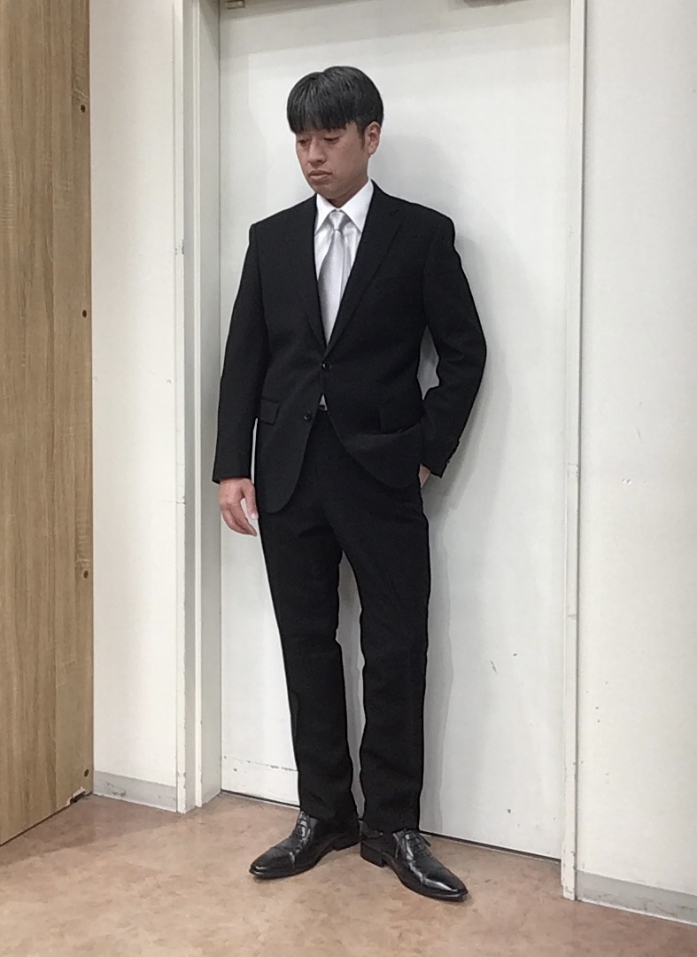 漆黒のフォーマルスーツ！！！スタイルオーダーにて生地2種類ご用意しております