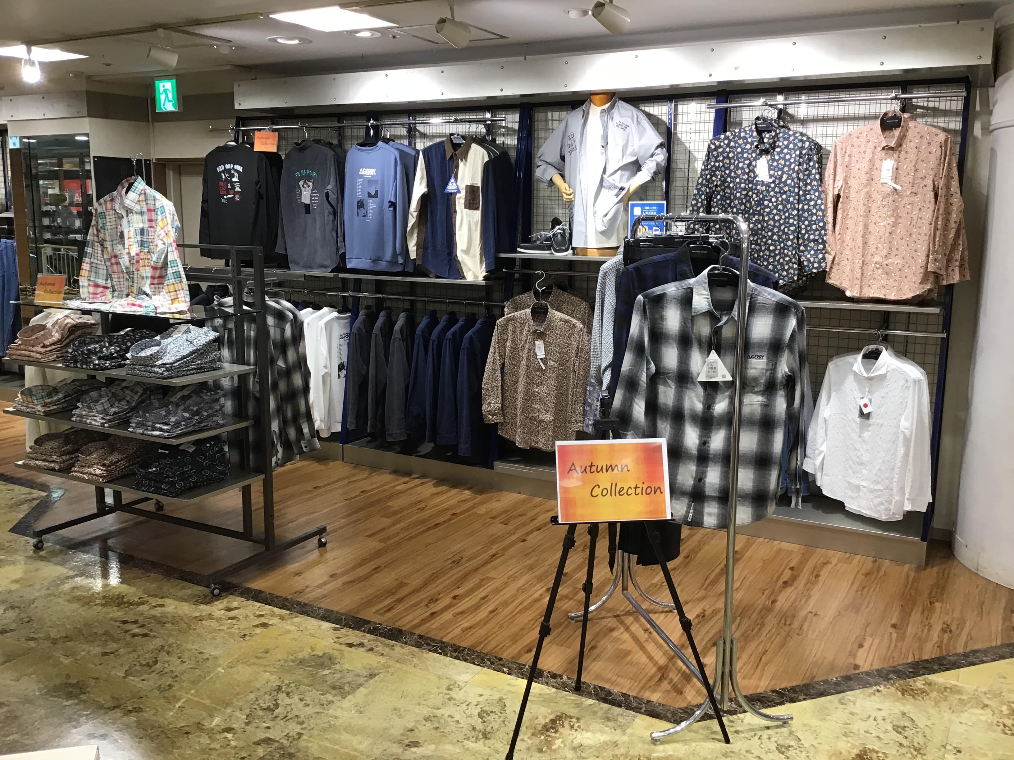 秋物新作入荷、夏物処分同時開催