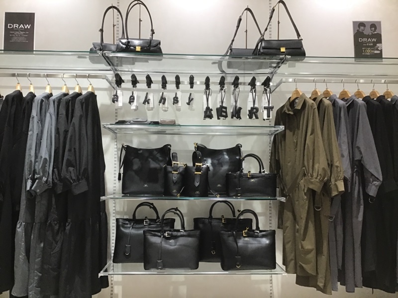 【mf千葉NT店】DRAWジョルジュ サンクバッグ入荷 & ノベルティプレゼントやボトムスコーデ・スーツのOFFも実施中！