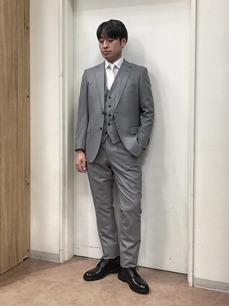まもなくセレモニーシーズン到来！オススメはやっぱり３ピーススーツ