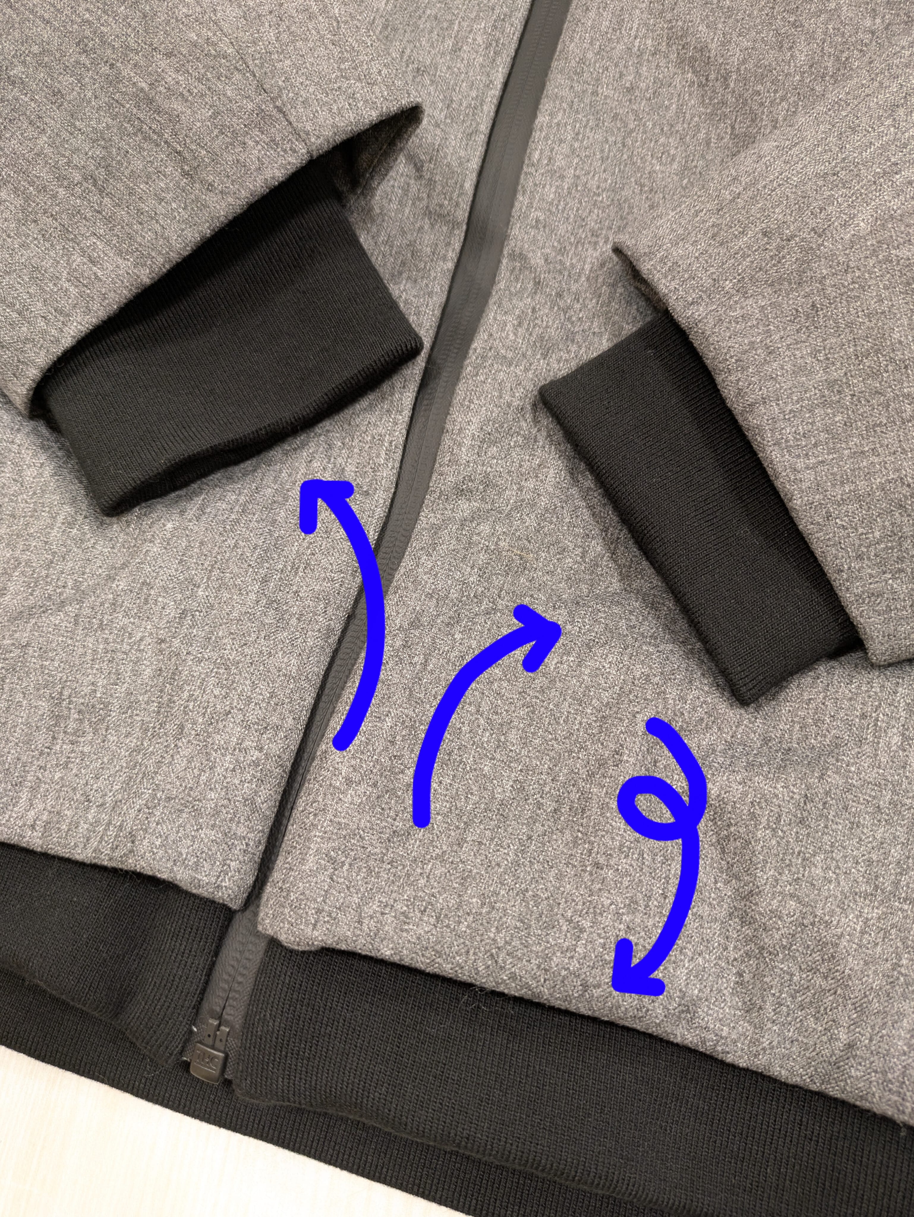 軽くて暖かいブルゾン入荷しました!