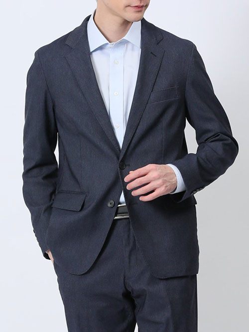 ビジネスカジュアルな服装