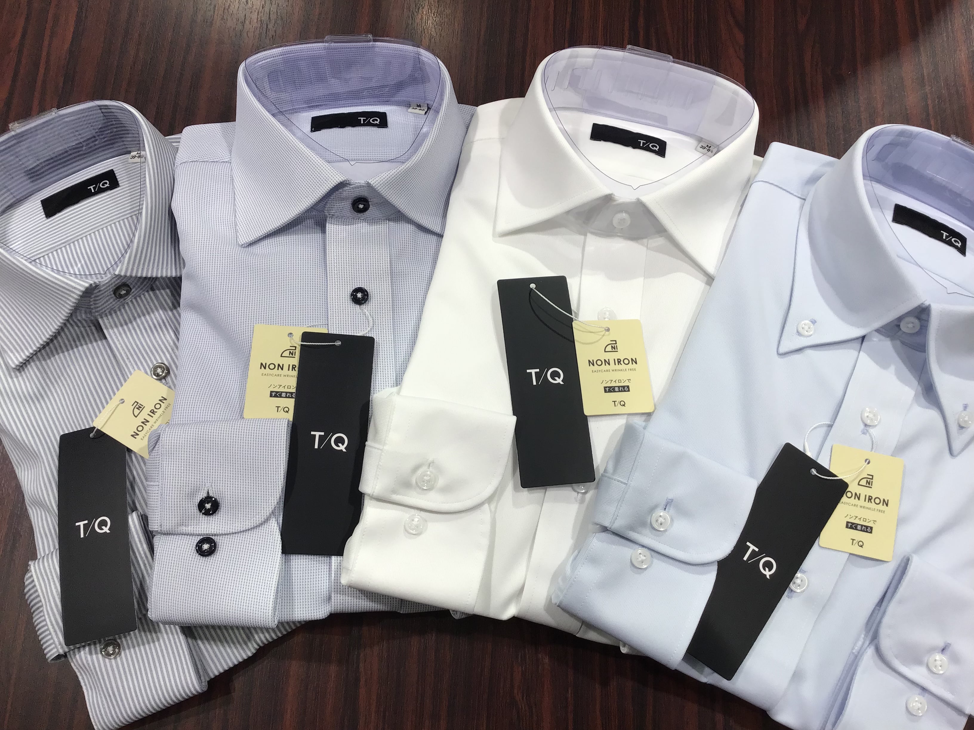 T/QネームのNEWスタンダードフィットドレスシャツが入荷♪