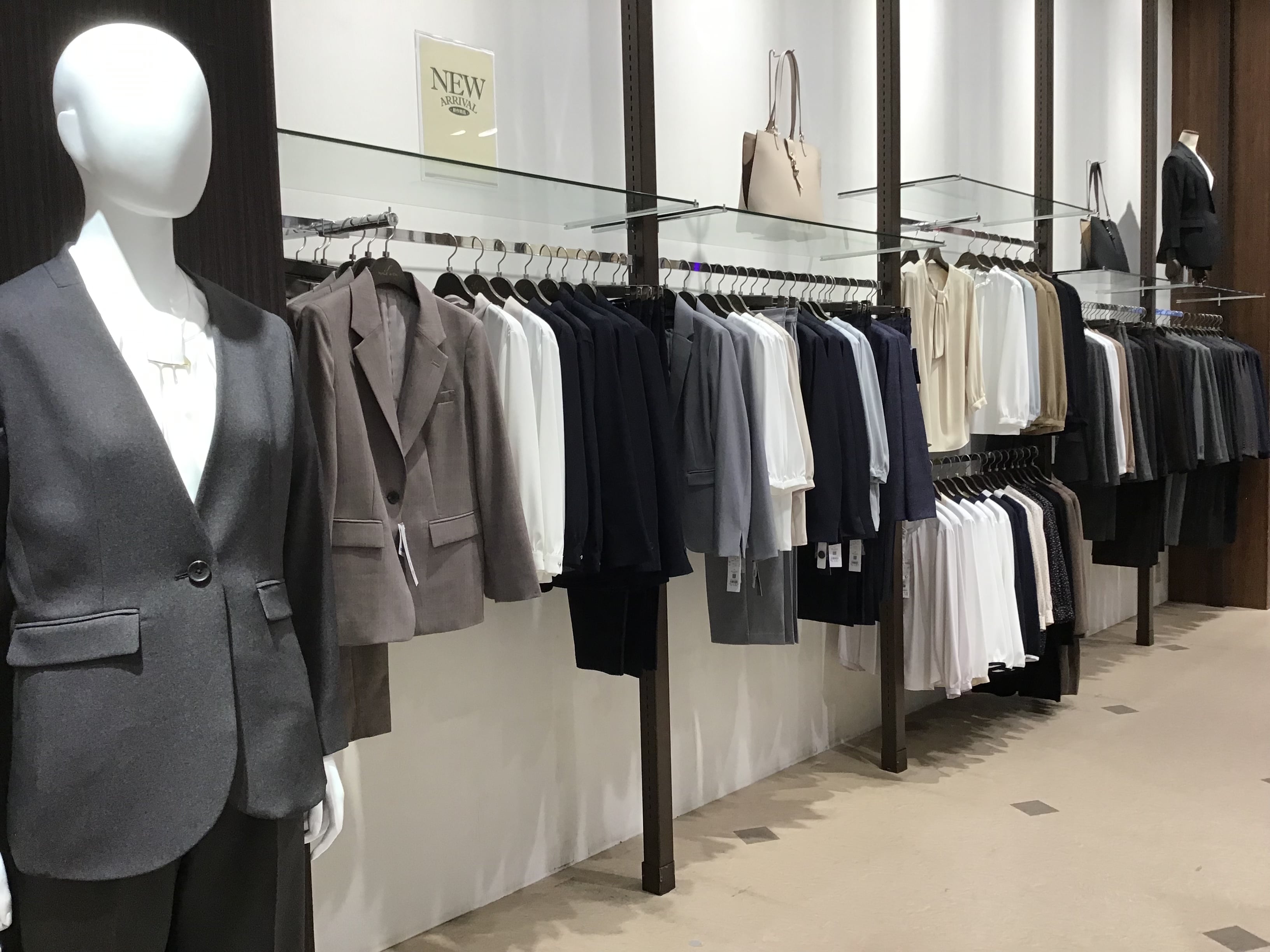 TQレイクタウン店　レディースセットアップスーツ入荷♪