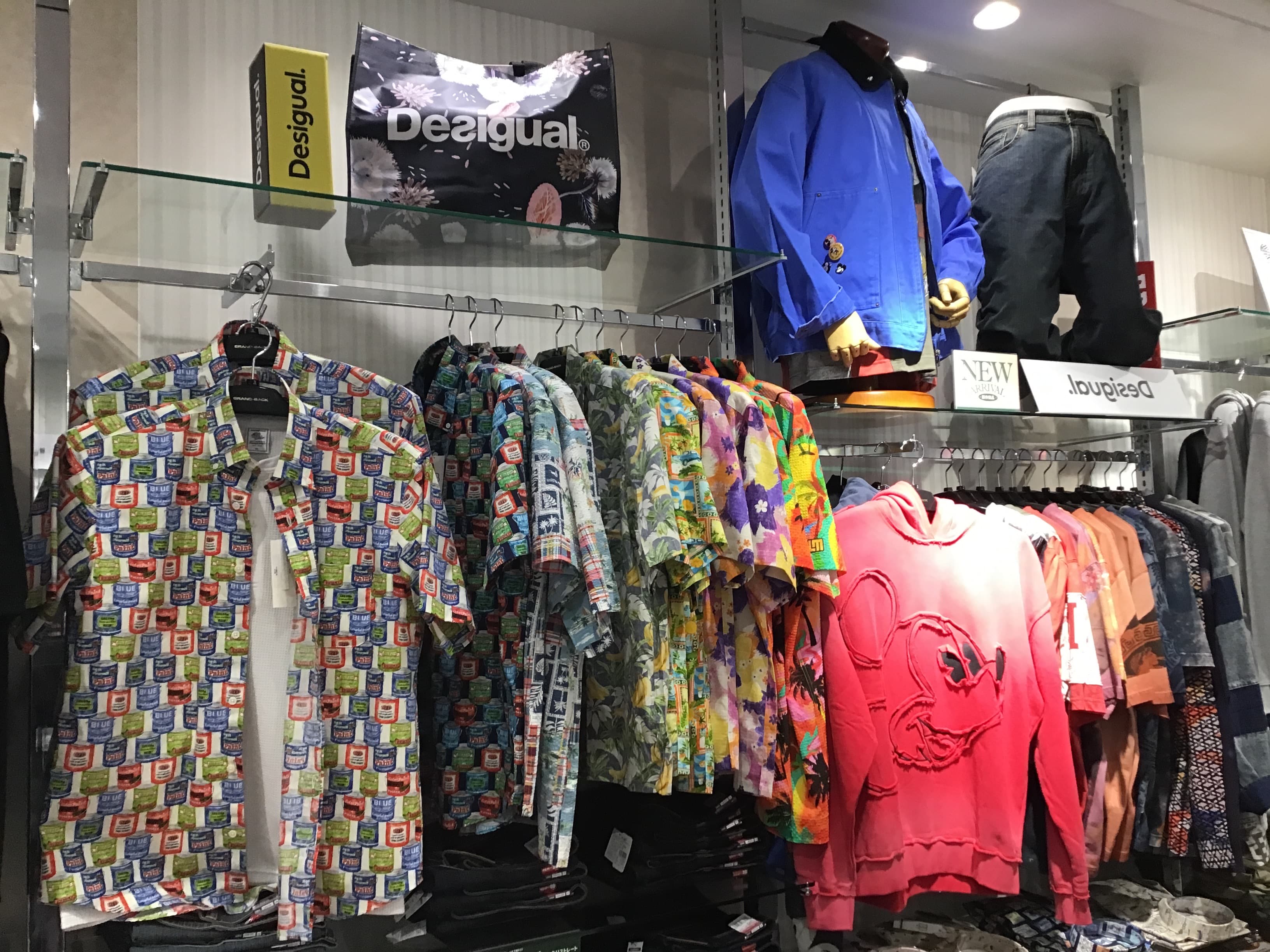 夏物最大50％OFFの最終処分セール開催中