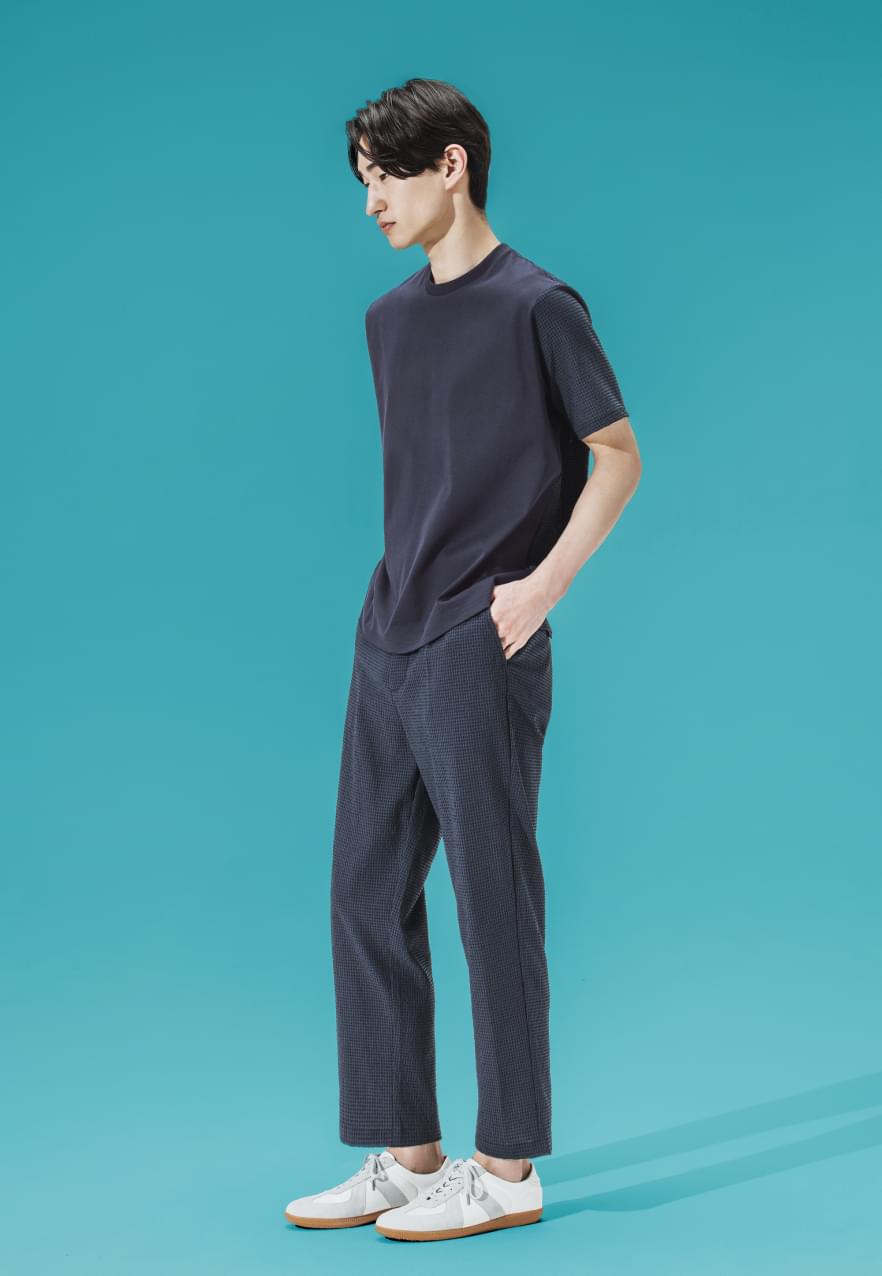 T-Shirt & Balloon Trousers